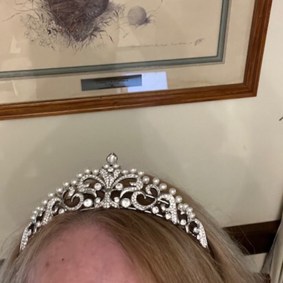 Pearl and Swarovski crystal tiara worn for wedding in original packaging - Picture 1 of 5